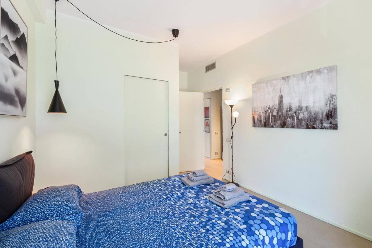 Parma Railway Station Apartment Exterior foto